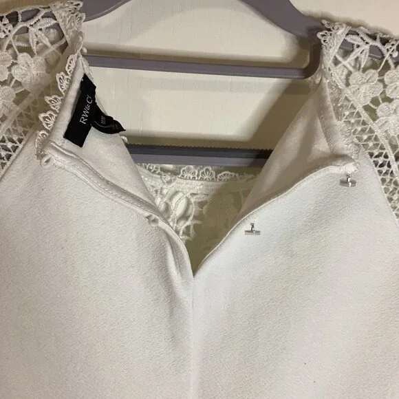 RW & CO Women's White Sleeveless Crochet Lace Trim Top Blouse Size M - Picture 6 of 9